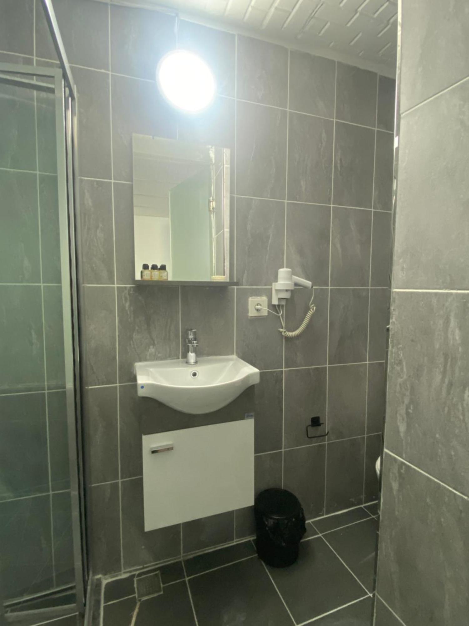 Taksim Sem Hotel Istanbul Exteriör bild